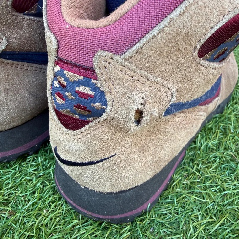 Vintage 90s Nike ACG Hiking Boots Caldera Brown Burgundy Blue Women 8.5 Gorpcore